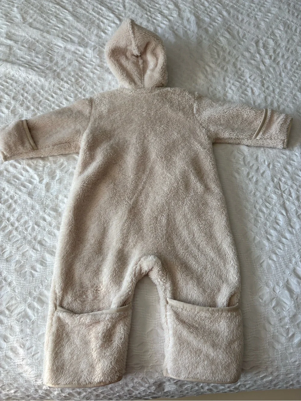Hanna Andersson Plush Hooded Baby One-Piece Romper in Marshmallow 12-18m